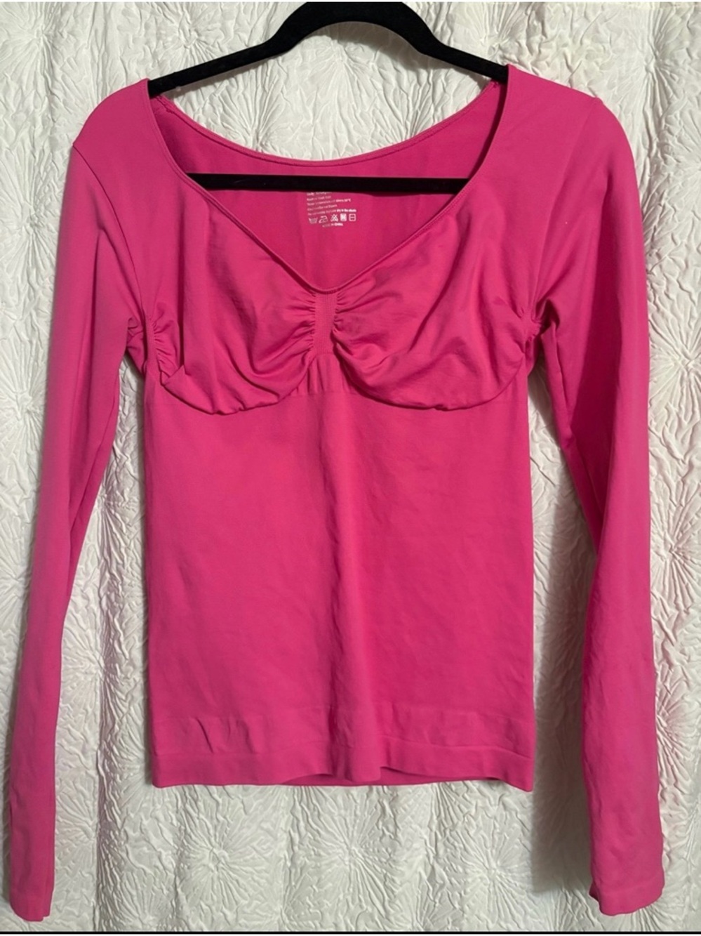 Women's Scoop-Neck shape wear hot pink top 💘